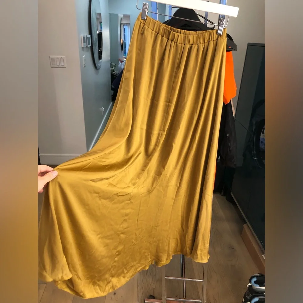 FORNARINA Gold/Mustard Yellow Women’s Flowy Polyester Maxi Skirt (M) - Picture 4 of 8